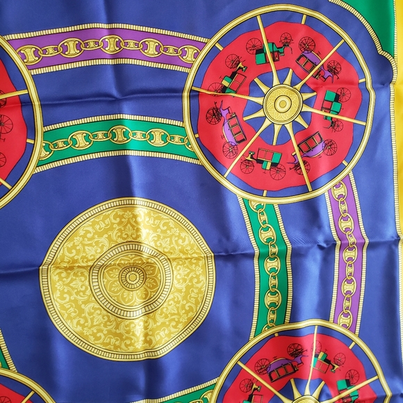 vintage CÉLINE silk scarf 34"X34" beautiful vibrant colors - Picture 7 of 9